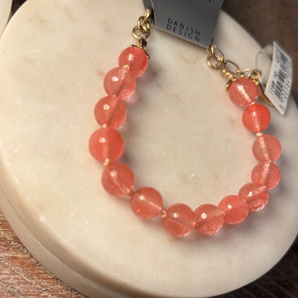 (#44) Pilgrim Pink Beaded Bracelet with Gold Accents - Picture 2 of 4